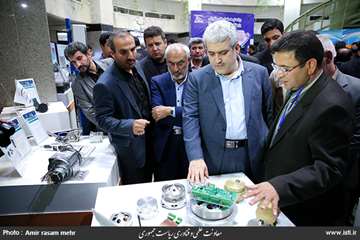 Visit of Exhibition of Spatial Achievements of Iran Space Research Institute by the Vice President f